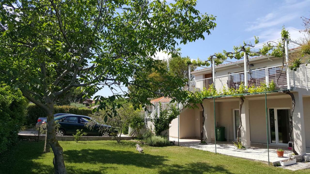 Apartamento Haus Mirela Ližnjan Exterior foto